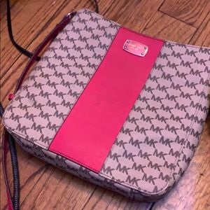 Micheal Kors Cross Body Purse